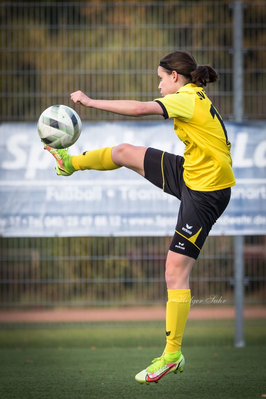 Bild 147 - F SSC Hagen Ahrensburg - SV Frisia 03 Risum-Lindholm : Ergebnis: 2:0